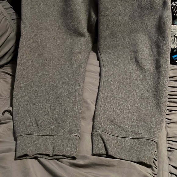 Men’s Nike sweatpants - Picture 3 of 4
